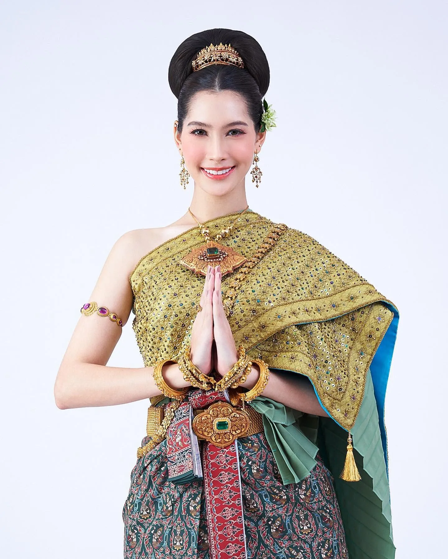 นิต้า นิคิต้า เน็ตไอดอล