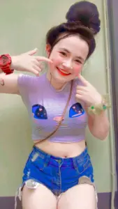 น้องแองจี้ 28 น้องแองจี้ เสื้อม่วงและยีนส์